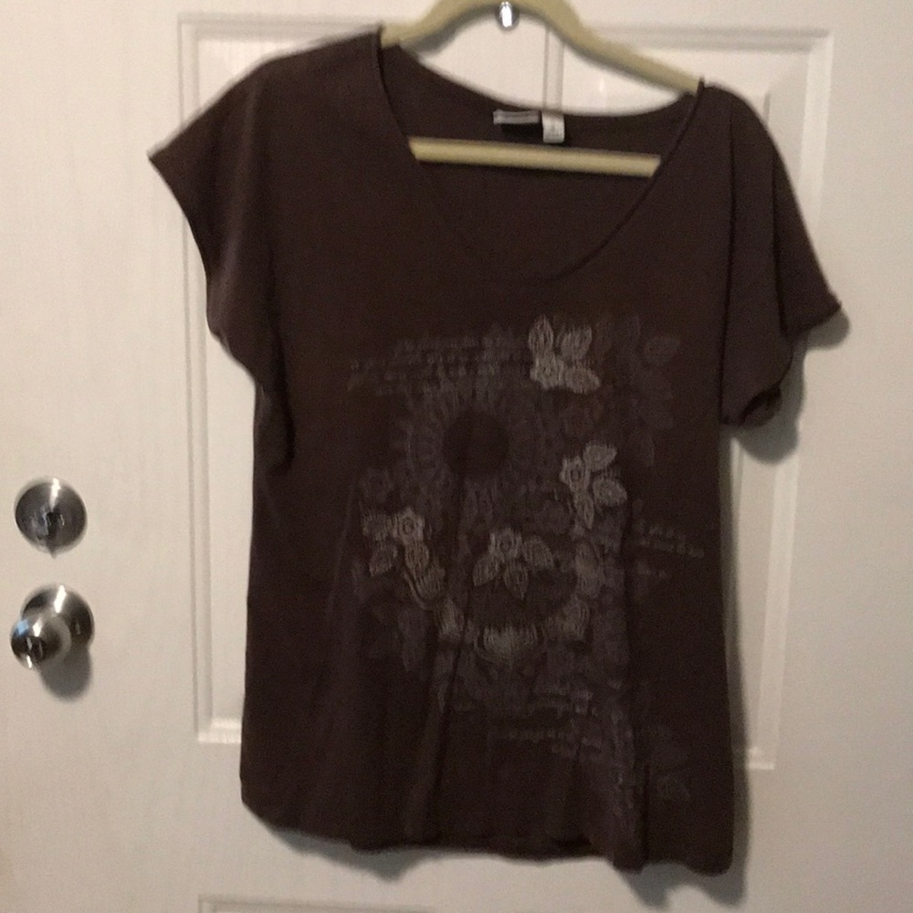 Casual tee. XL